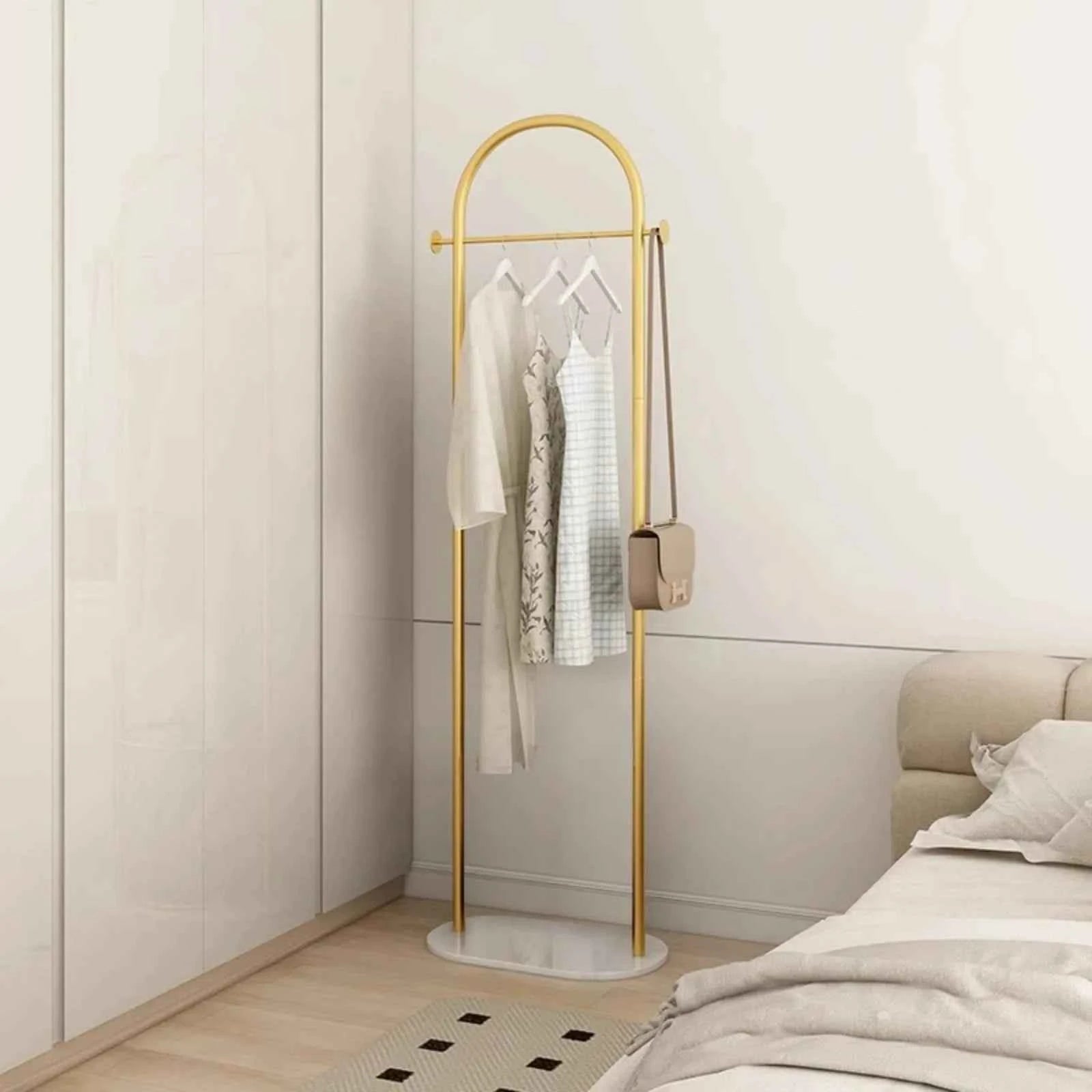 Minimalist Iron Floor-Standing Clothes Rack – Sleek Space-Saving Modern Hanger